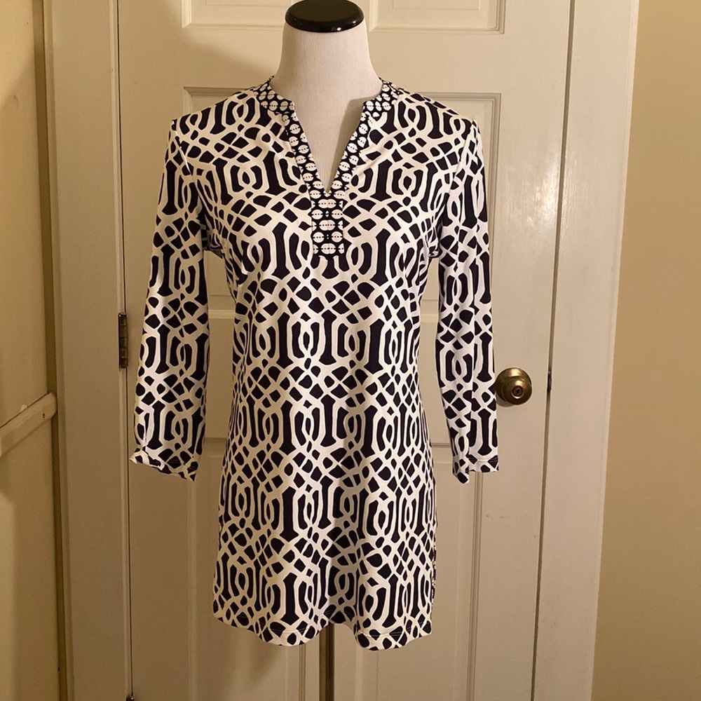J.McLaughlin black and white blouse